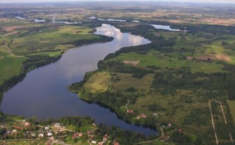 -widok na Buwełno-działki w prawym dolnym rogu